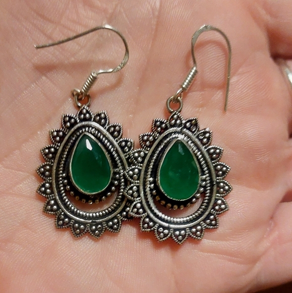 Vintage Style Green Onyx Drop Earrings - Picture 3 of 4